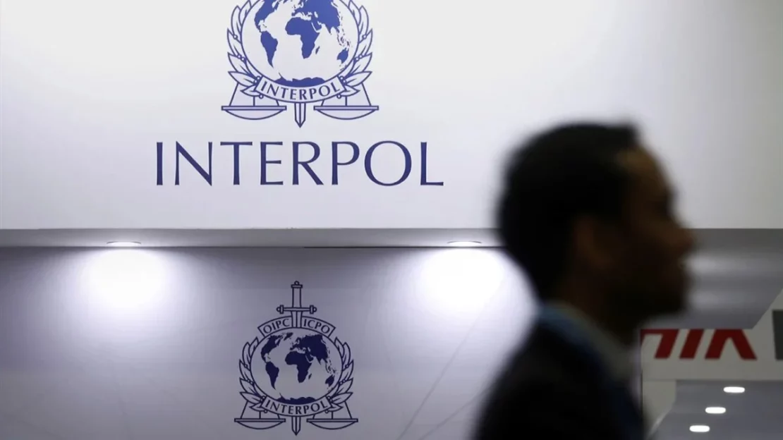 Deletion of the Interpol Red Notice outside the annual sessions of the CCF